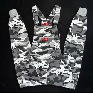 Dickies Juniors Camo Overall Pants (XS)